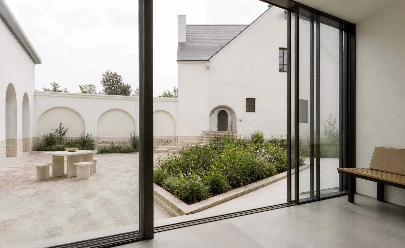 White Courtyard — деталь 1